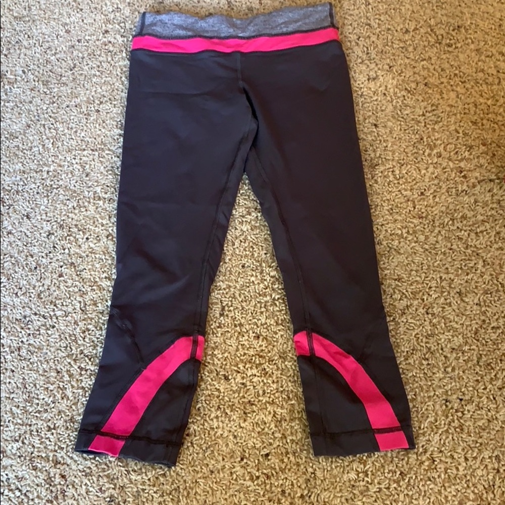 Cropped yoga pants
